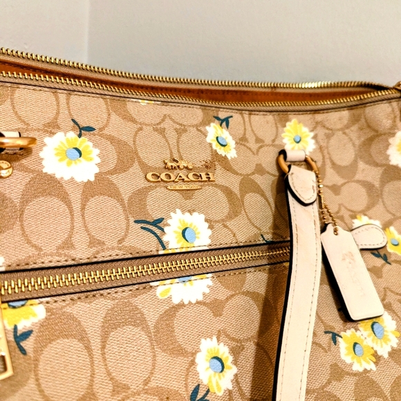 Coach Handbags - Coach zip top tote/handbag